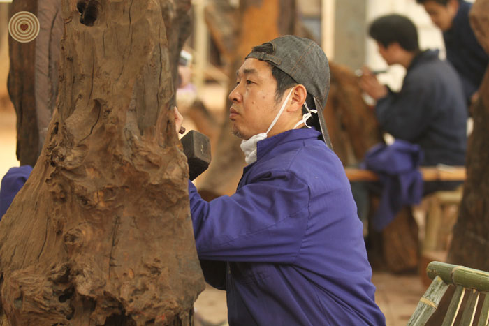 Dongxiang, woodcarving