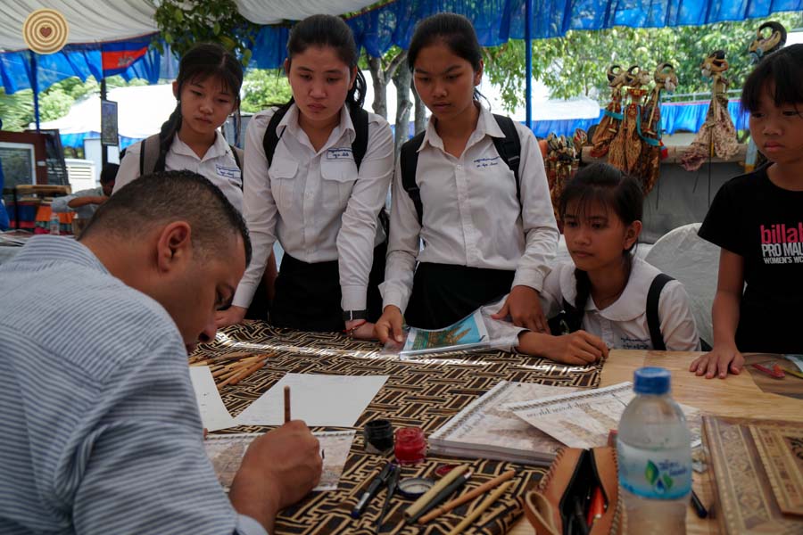 Wood, Folk Art Workshop, 2018 World Wood Day, Cambodia, Arabic Calligraphy, Mustafa Alarab