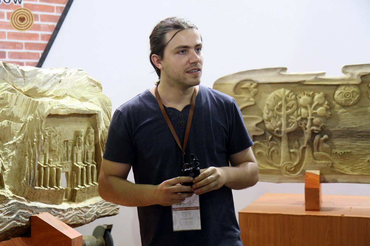 woodcarving, Yiwu, Zhejiang