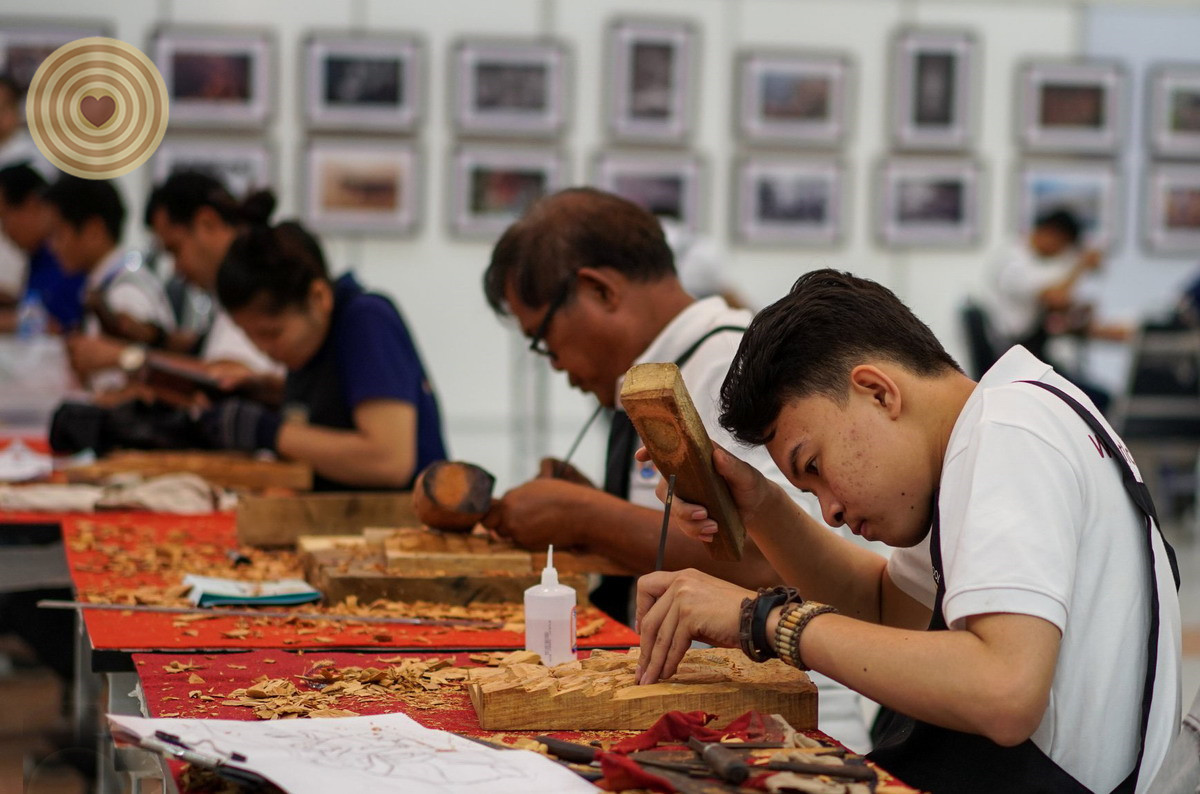 woodcarving, Laos