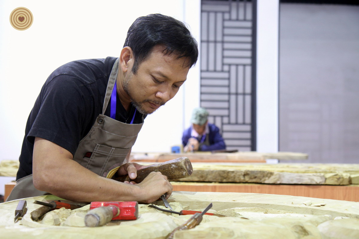 woodcarving, Yiwu, Zhejiang