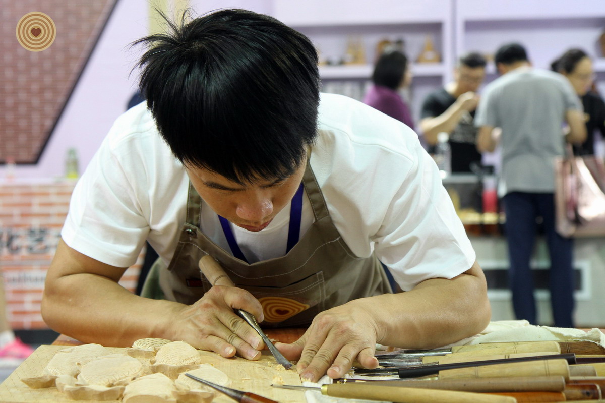 woodcarving, Yiwu, Zhejiang