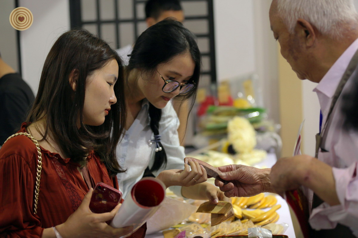 whittling, Bamboo, comb, Yiwu, Zhejiang